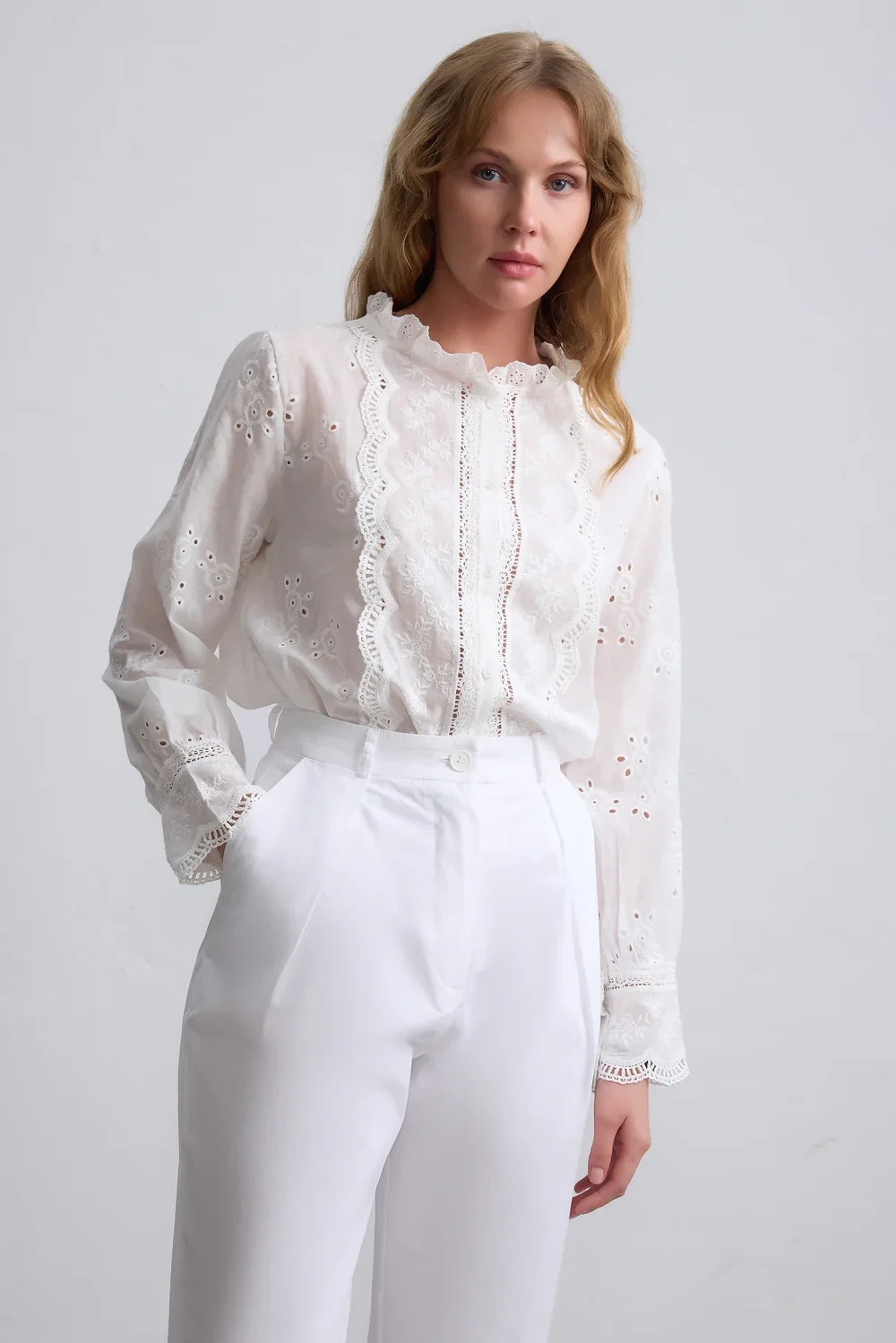 Kadın Beyaz Fisto İşlemeli Dantel Garnili Hakim Yaka Pamuklu Pinterest Gömlek Bluz