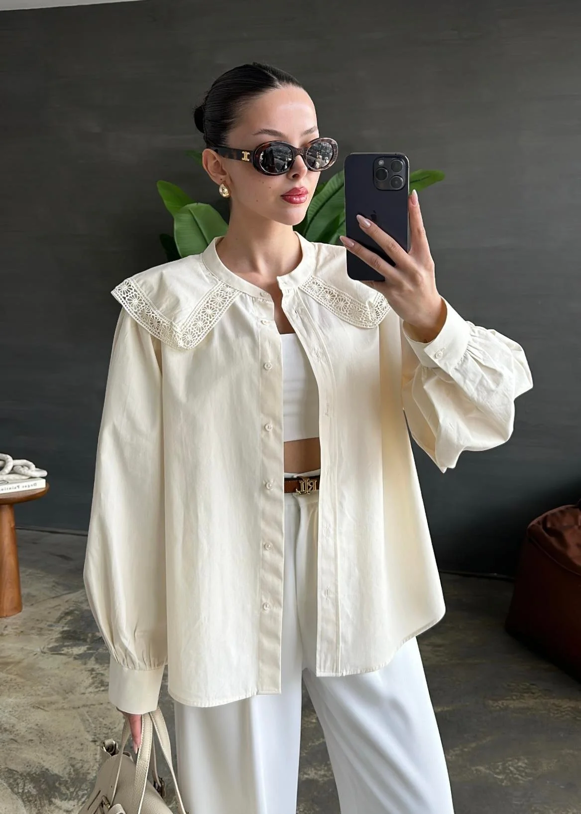 Kadın Ekru Geniş Dantel Yakalı Balon Kol Düğmeli Pamuklu Vintage Gömlek