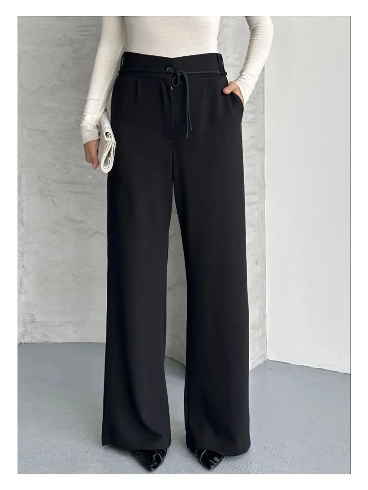 Kadın Siyah Yüksek Bel Bağlamalı Bol Paça Dökümlü Yumuşak Modal Kumaş Pantolon
