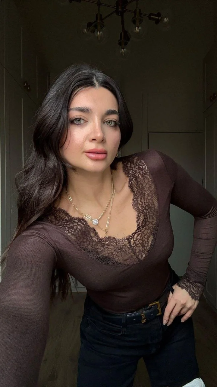 Kadın Kahverengi V Yaka Dantel Detaylı Uzun Kollu Esnek Viskon Bluz