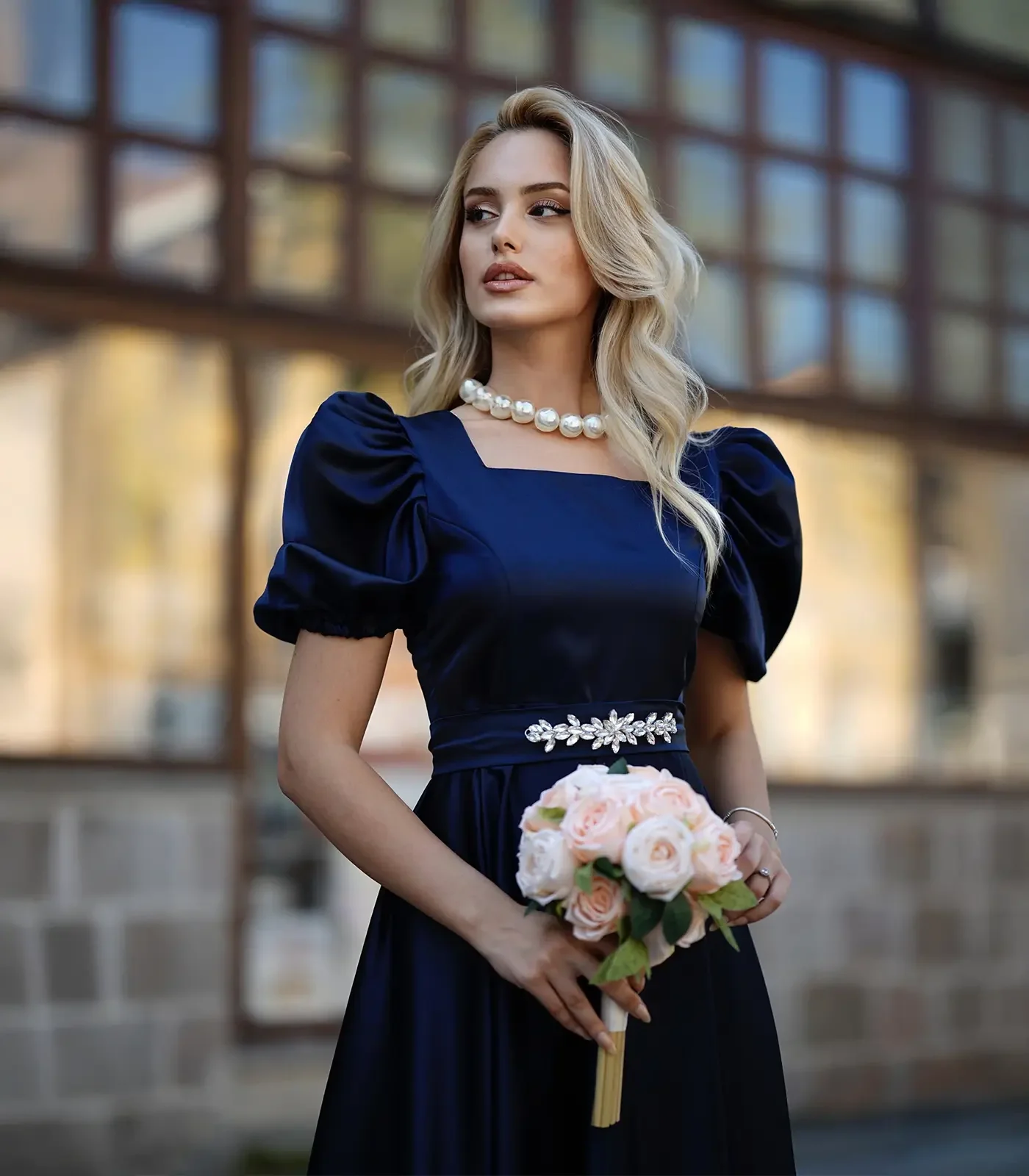 Kadın Lacivert Kare Yaka Karpuz Kol Taşlı Kemerli Uzun Saten Abiye Elbise