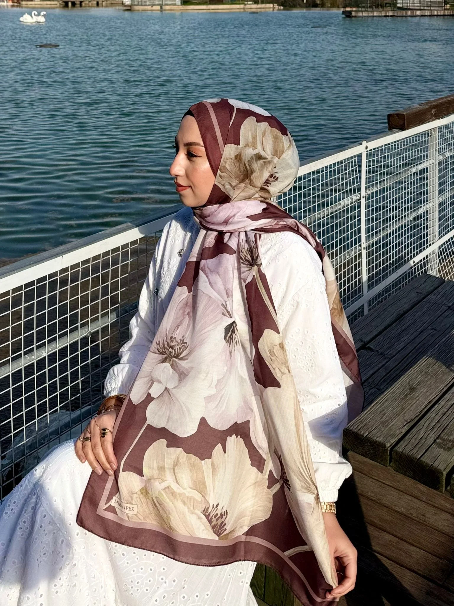 Kadın Kahve Krem Çiçek Desenli Yumuşak Dokulu Pamuklu Bambu Şal