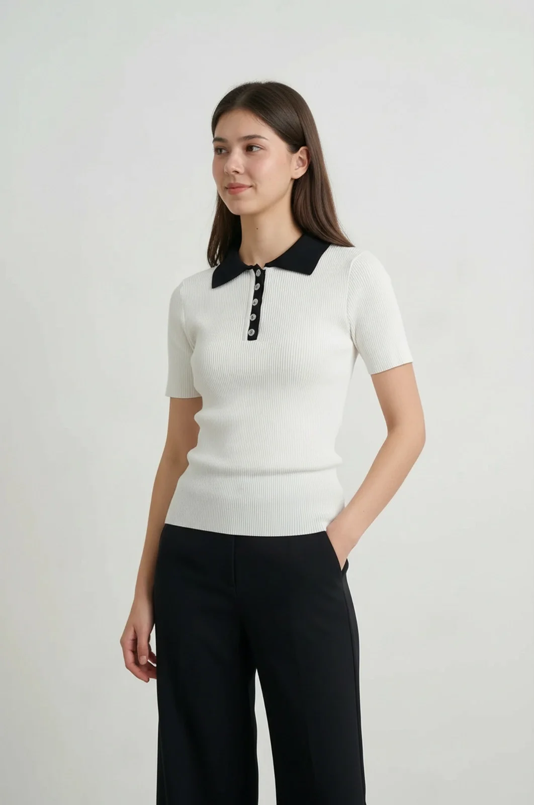 Kadın Beyaz Kontrast Beyaz Polo Yaka Pamuklu Triko Tişört Düğmeli Kaşkorse