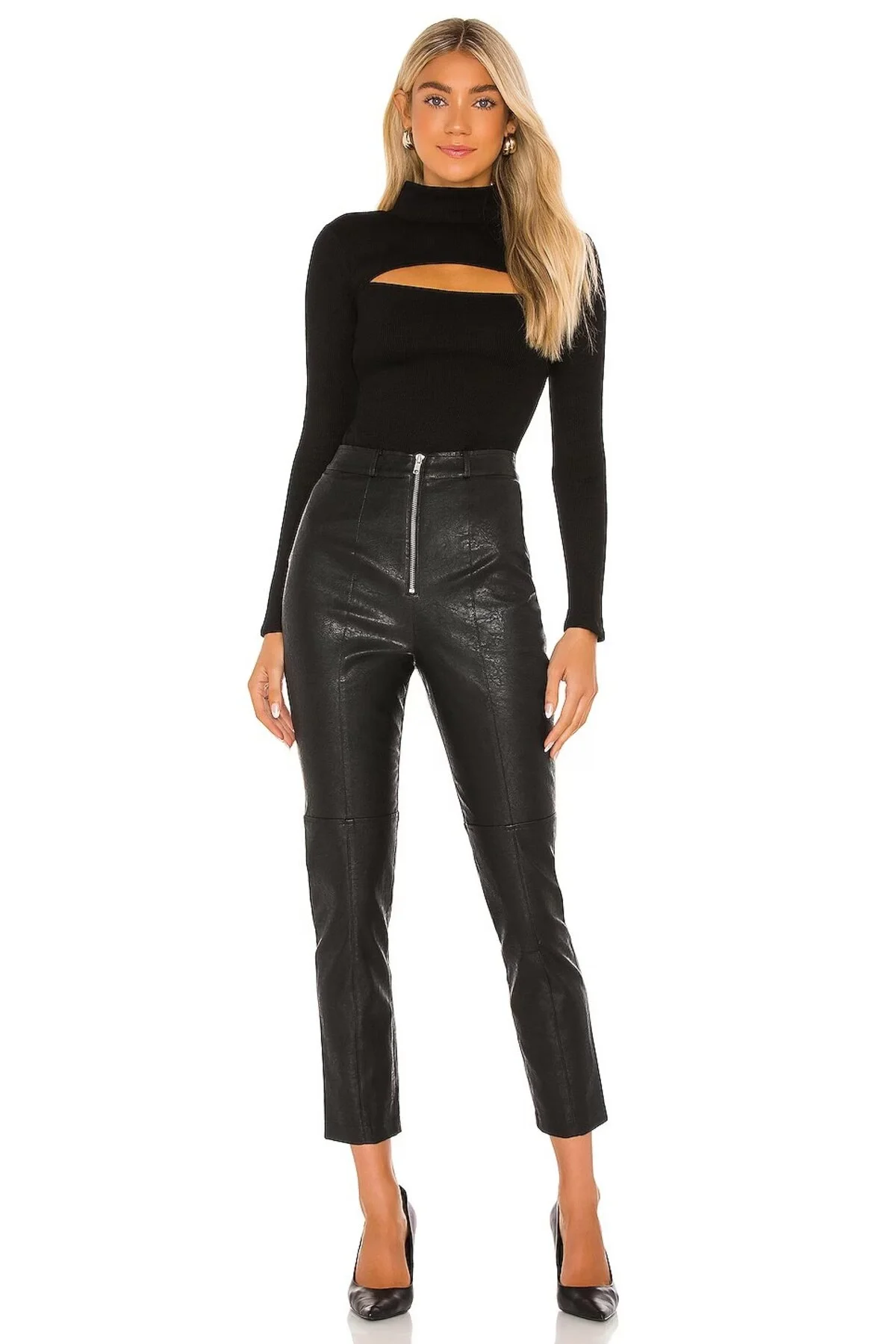 Kadın Siyah Balıkçı Yaka Göğüs Dekolteli Çift Katlı Sandy Kumaş Bluz