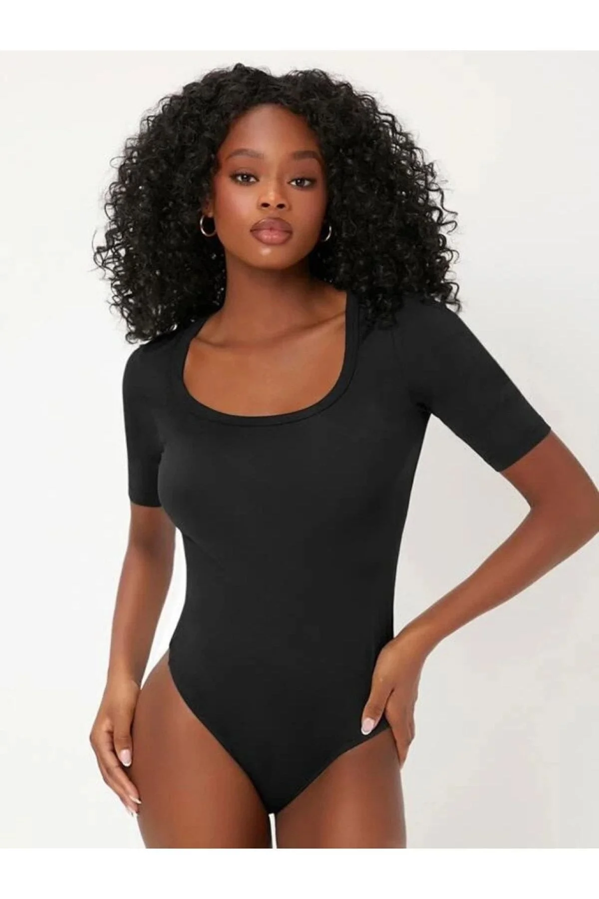 Kadın Siyah U Yaka Kısa Kollu Çift Katlı Sandy Kumaş Tanga Bodysuit