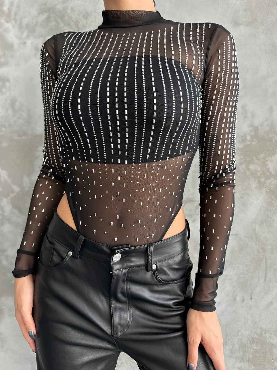 Kadın Siyah Balıkçı Yaka Kristal Taşlı Transparan Tül Tanga Kesim Bodysuit