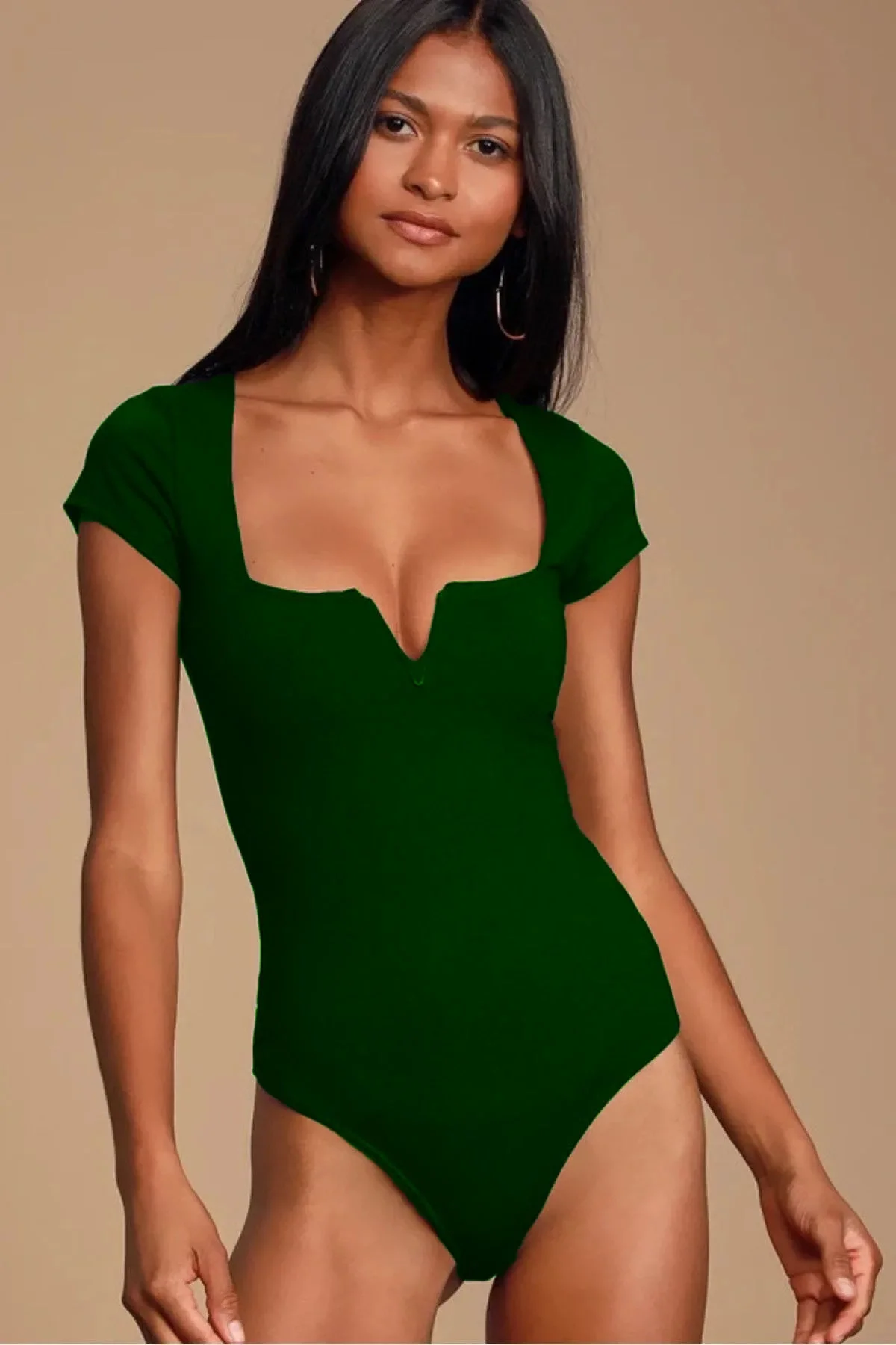 Kadın Yeşil V Detaylı Kare Yaka Kısa Kollu Jarse Kumaş Tanga Kesim Bodysuit Zıbın