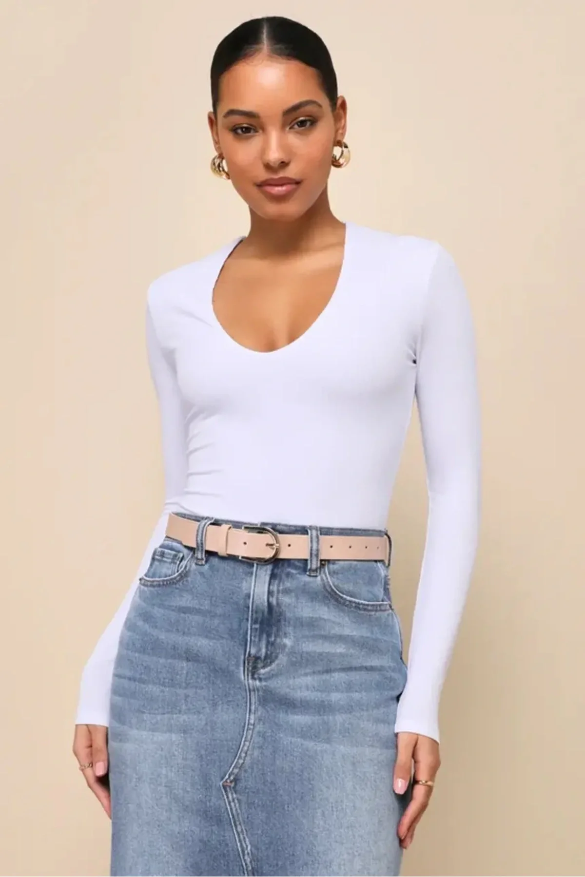 Kadın Beyaz V Yaka Uzun Kollu Tanga Kesim Esnek Sandy Kumaş Bodysuit