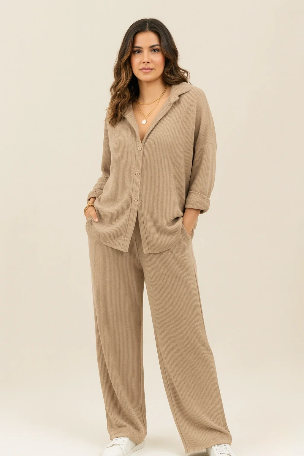 Kadın Bej Pamuk Bürümcük Takım Gömlek ve Beli Lastikli Geniş Paça Pantolon