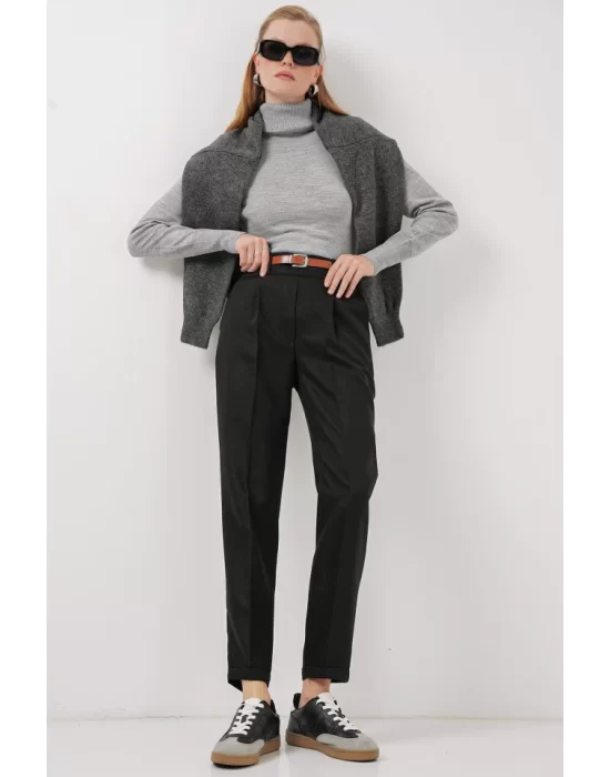 6686 Pileli Kemerli Kumaş Pantolon - Siyah