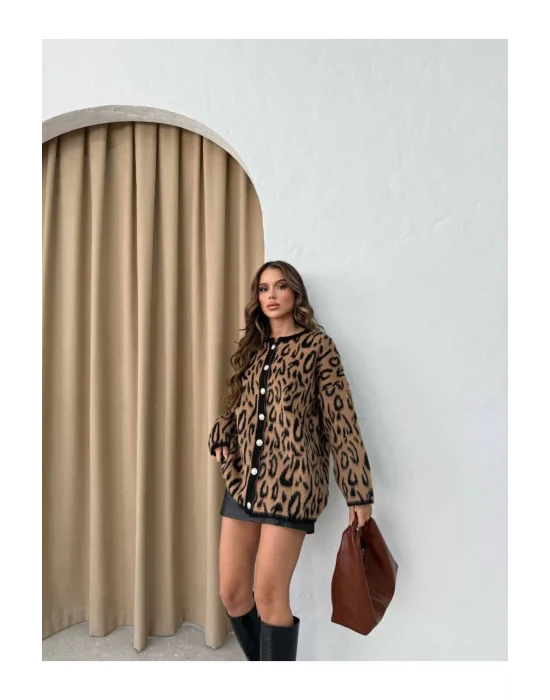 Kadın Krem-kahve Düğmeli Uzun Leopar Desenli Kalın Yumoş Peluş Şardonlu Kışlık Triko Hırka