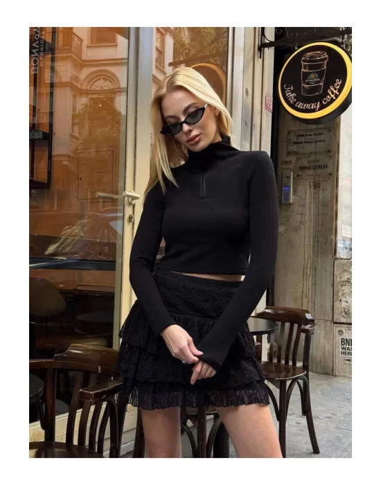 Fırfırlı Mini Kırmızı Etek - Şık ve Trend Parça