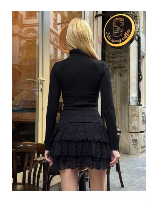 Fırfırlı Mini Kırmızı Etek - Şık ve Trend Parça