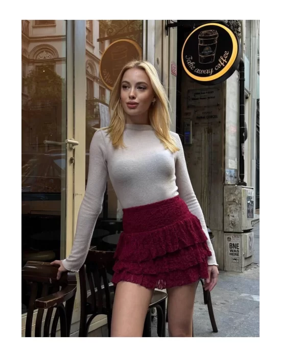 Fırfırlı Mini Kırmızı Etek - Şık ve Trend Parça