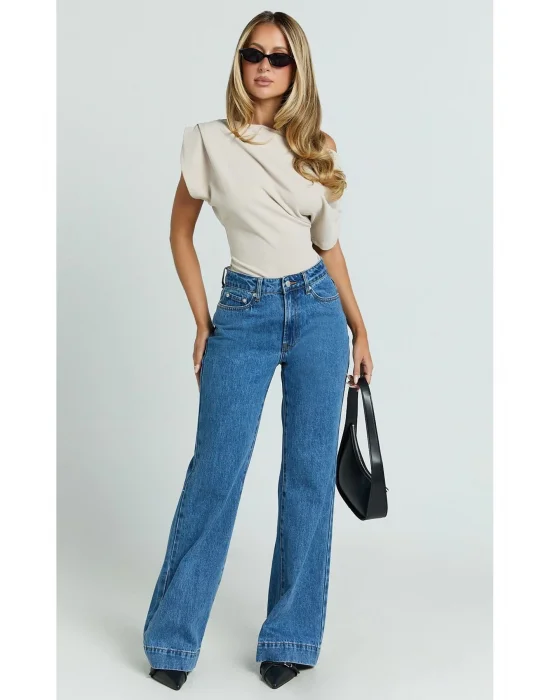 Omzu Düşük Asimetrik Yaka Bluz