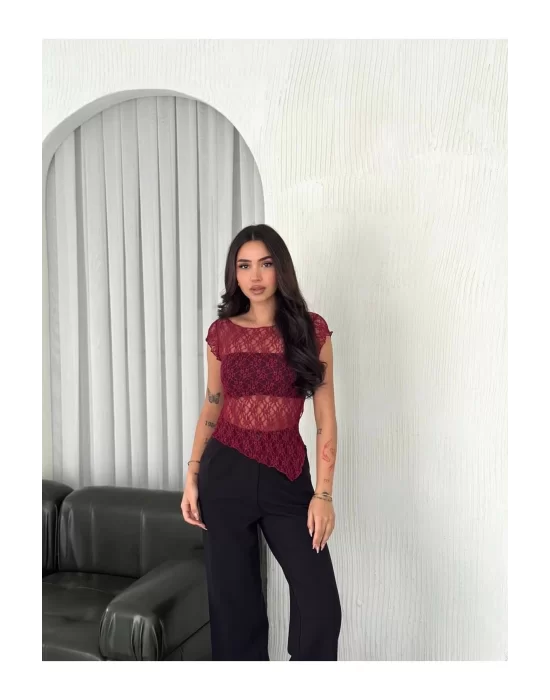 Dantelli Asimetrik Kesim Transparan Crop Bluz – Yumuşak Dokulu, Kısa Kollu, Modern ve Şık