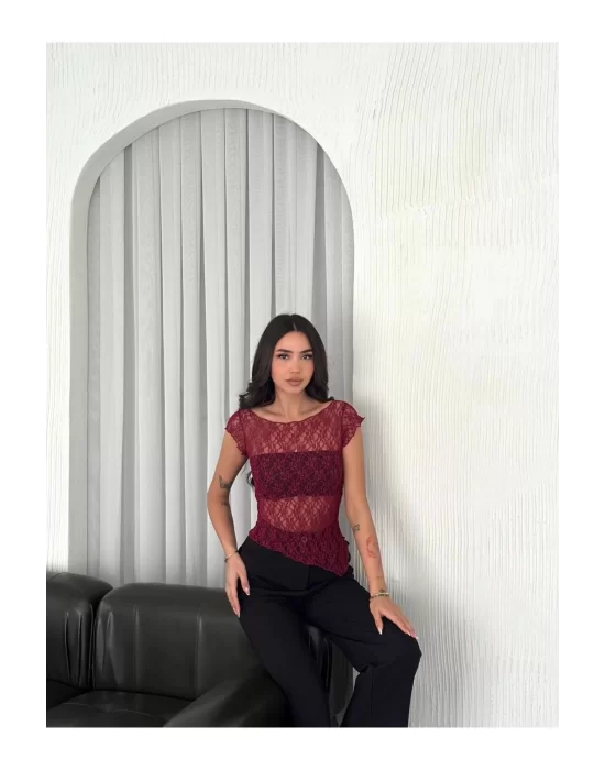 Dantelli Asimetrik Kesim Transparan Crop Bluz – Yumuşak Dokulu, Kısa Kollu, Modern ve Şık