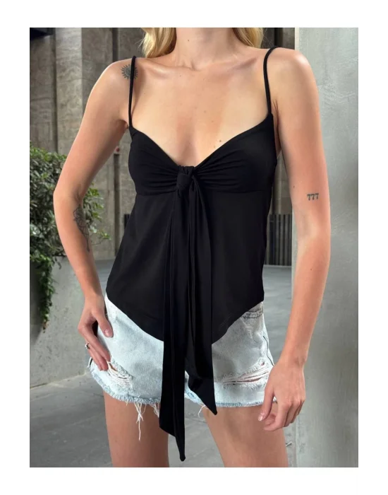 Önü Fiyonk Bağlamalı Asimetrik Askılı Crop Bluz