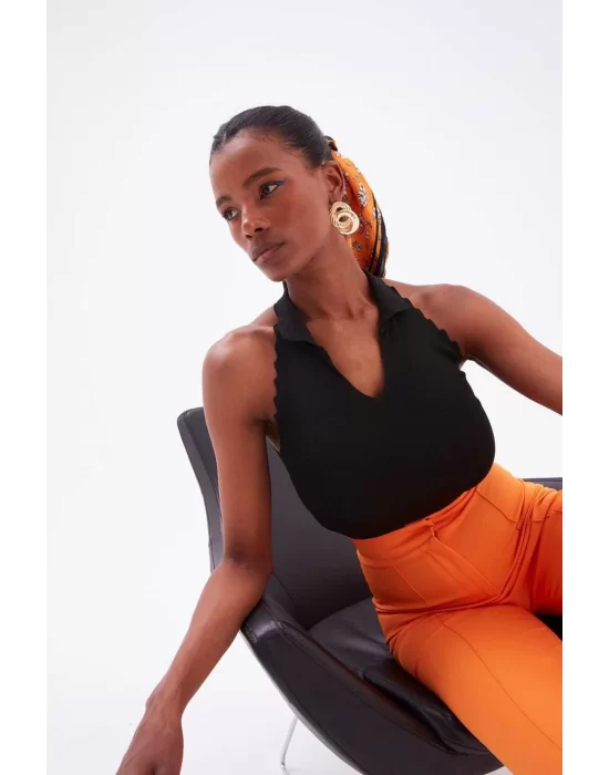 Halter Yaka Crop Bluz
