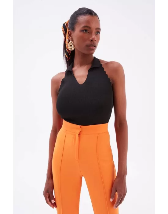 Halter Yaka Crop Bluz