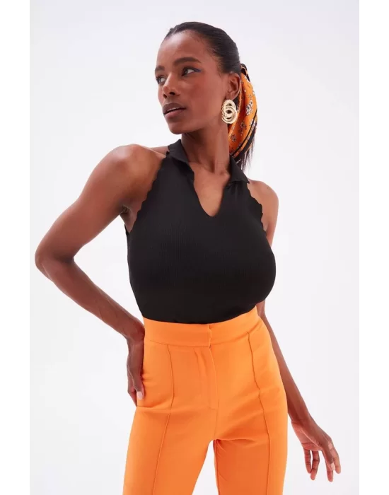 Halter Yaka Crop Bluz