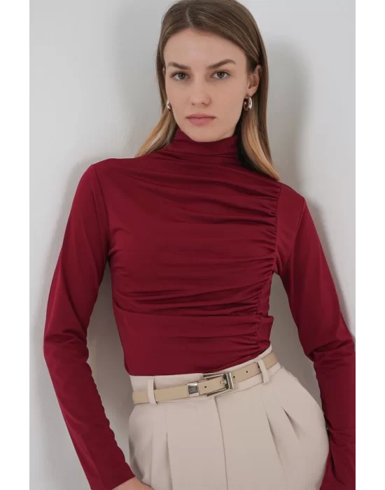 938 Büzgü Detaylı Dik Yaka Sandy Bluz - Bordo