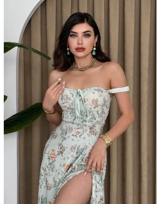Anjelik Yırtmaç Detaylı Elbise