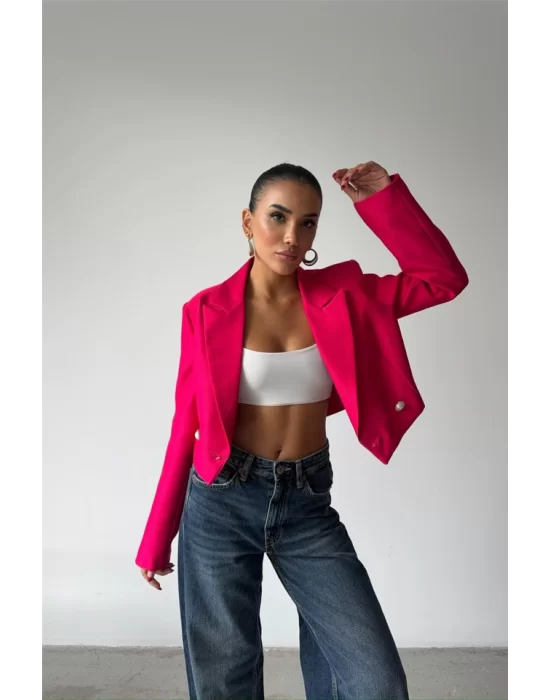 ARKASI İNCİ DÜĞME DETAYLI CROP CEKET - Fuşya