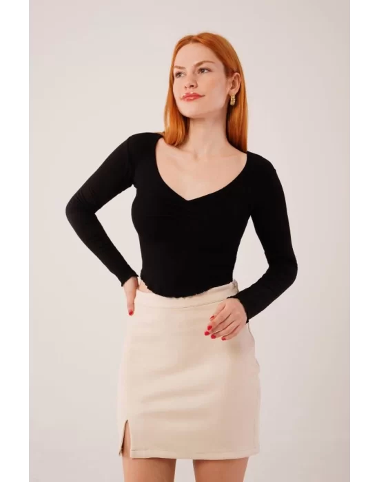 Geniş Yaka Siyah Basic Body Bluz