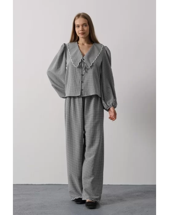 İşlemeli Bebe Yakalı Pantolon Takım - Siyah