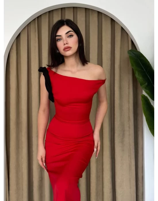 Jovani Omuz Detaylı Elbise