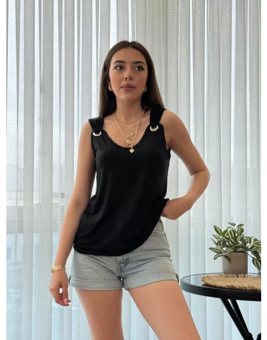 Kadın Askılı V Yaka Kuş Gözü Detaylı Viskon Bluz