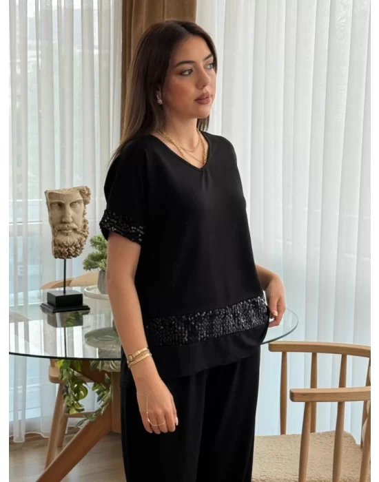 Kadın Kısa Kollu V Yakalı Pul Payetli Viskon Iki Iplik Bluz Ve Pantolon Ikili Takım