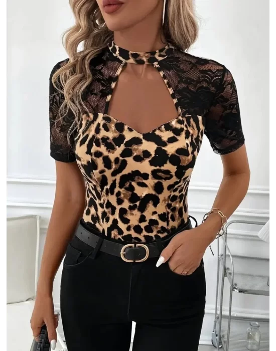 Kadın Kısa Kollu Yarı Balıkçı Dantel Yaka Göğüs Dekolteli Leopar Desenli Dalgıç Bluz