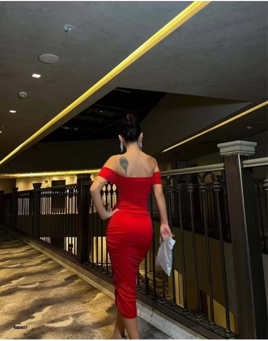 Kadın Madonna Yaka Sandy Kumaş Büzgü Detay Midi Boy Elbise
