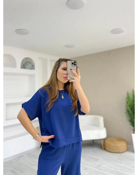 Kadın Modal Kumaş V Yaka Tişört Ve Bol Kesim Pantolon Ikili Takım