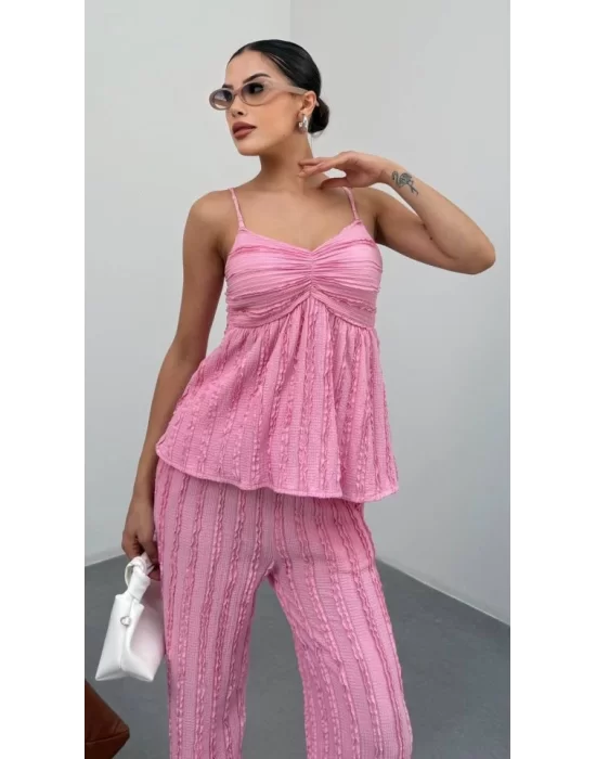 Kadın Pembe  Dokulu Askılı Üst Ve Bol Paça Pantolon 2’li Takım