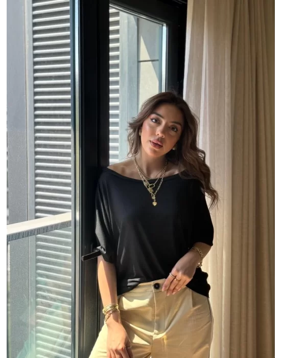 Kadın Tek Omuzu Açık Kısa Kollu Salaş Viskon Bluz