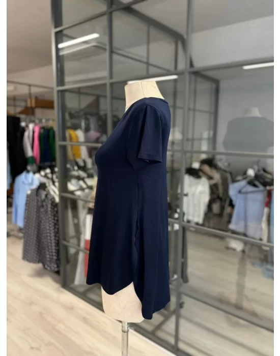 Kadın Türlü Viskon Kumaş Yırtmaç Detaylı Bluz