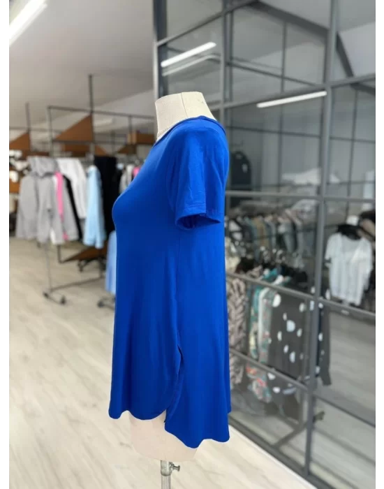 Kadın Türlü Viskon Kumaş Yırtmaç Detaylı Bluz
