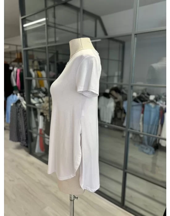 Kadın Türlü Viskon Kumaş Yırtmaç Detaylı Bluz