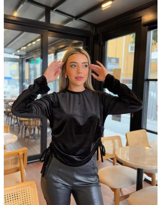 Kadın Uzun Kollu Bisiklet Yaka Yanları Ve Kolları Büzgülü Kadife Bluz