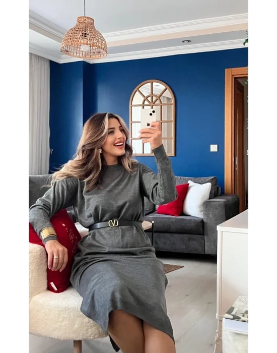 Kadın Uzun Kollu Bisiklet Yaka Yırtmaç Detay Triko Midi Boy Elbise