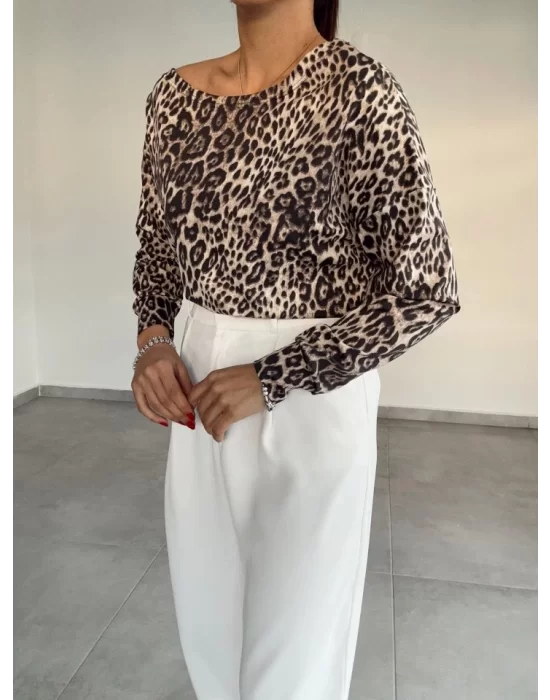 Kadın Uzun Kollu Kayık Yaka Detay Leopar Desen Bluz