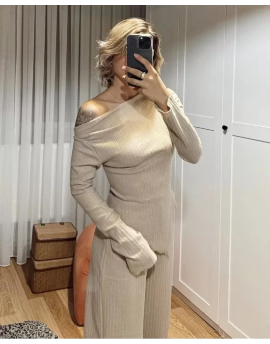 Kadın Uzun Kollu Omuzlardan Açık Asimetrik Kesim Kaşkorse Bluz Ve Pantolon Ikili Pantolon