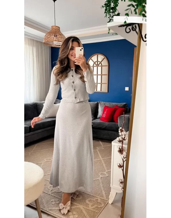 Kadın Uzun Kollu önden Düğmeli Bluz Ve Yüksek Bel A Kesim Uzun Etek şardonlu Kaşkorse Ikili Takım
