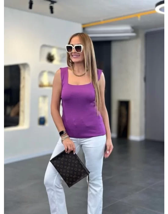 Kare Yaka Kalın Askılı Beyaz Triko Bluz