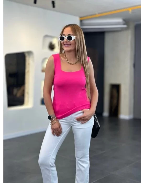 Kare Yaka Kalın Askılı Beyaz Triko Bluz