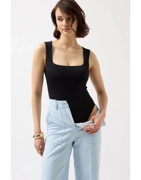 Kare Yaka Kalın Askılı Bodysuit