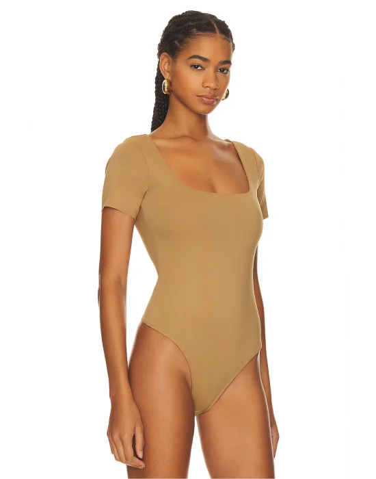 MetuCa Kadın Bej Kare Yaka Kısa Kollu İpek Jarse Kumaş Tanga Kesim Bodysuit Zıbın